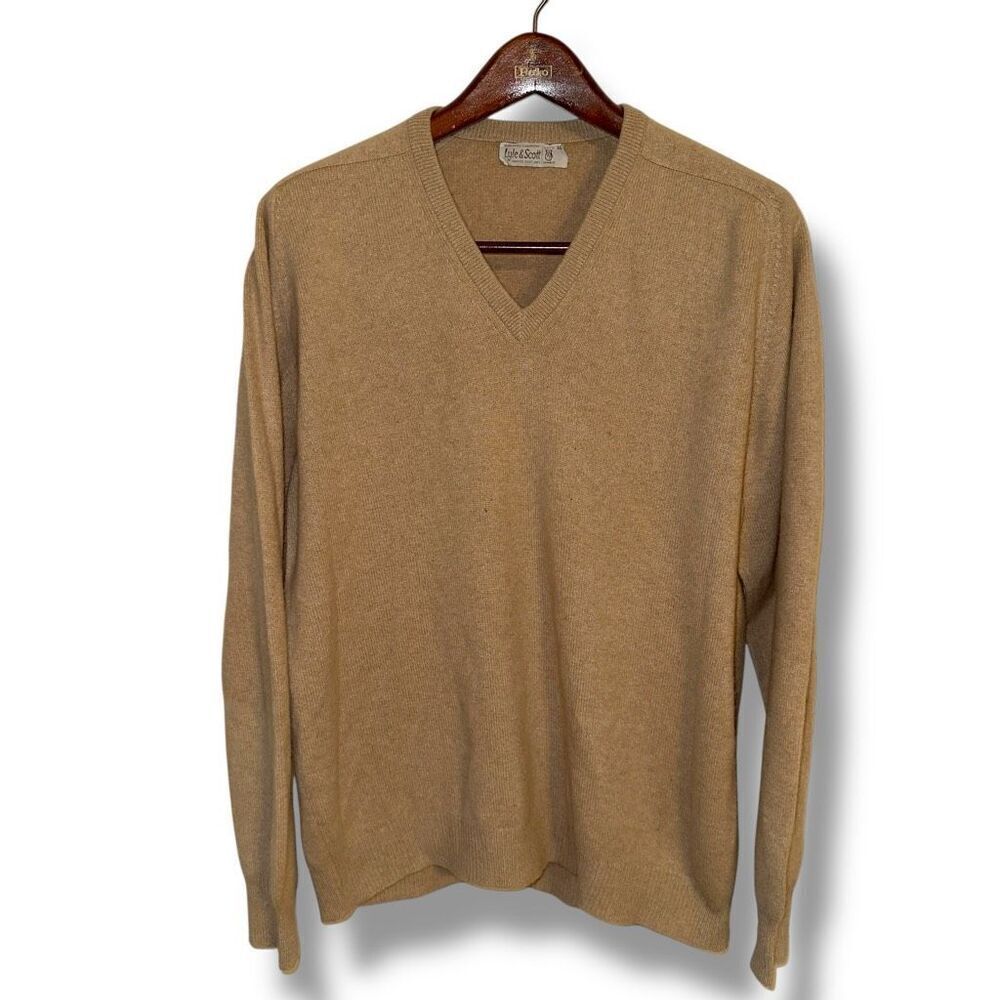90s Lyle & Scott 100% Cashmere Made in England V-Neck Sweater Men’s Sz M